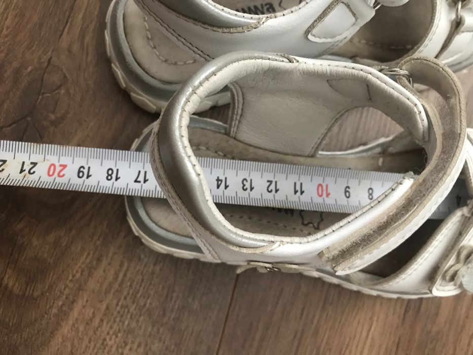 Босоніжки для дівчинки