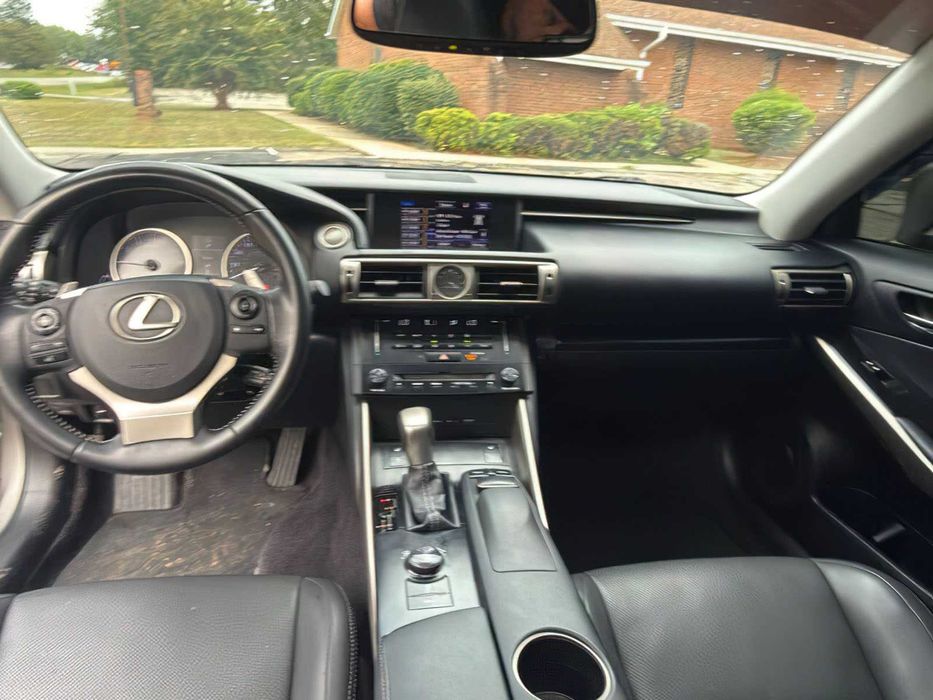 Lexus IS 250      2014