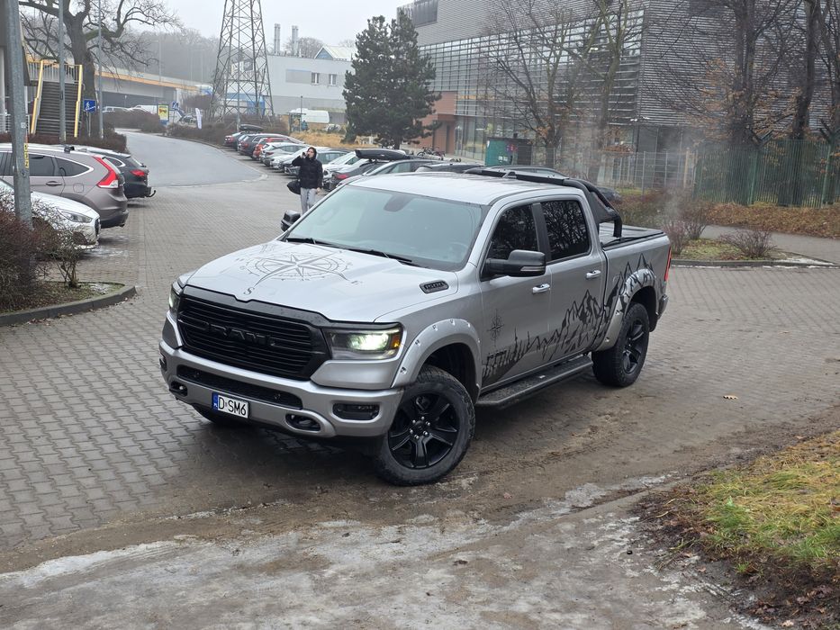 Ram 1500 5.7 hemi LPG 2021r