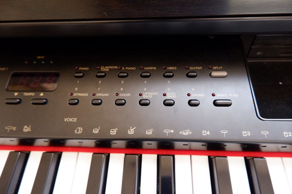 Vendo ou troco Yamaha clavinova CVP 65 pouco usado