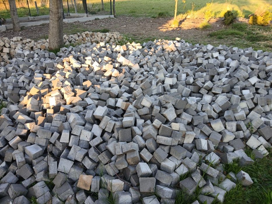 Kostka brukowa z rozbiórki
