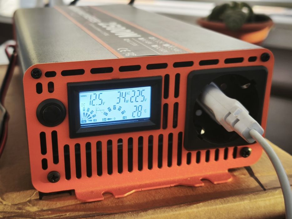 Качественный большой инвертор Houli 2500W 12V 220V