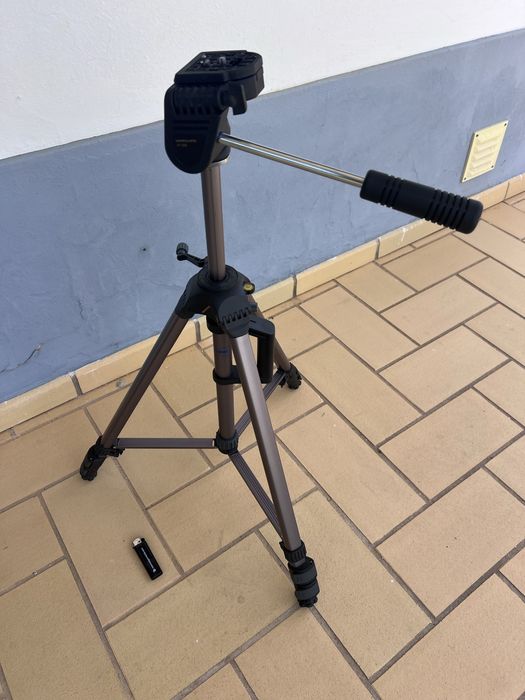 Vanguard Tripod VT-528