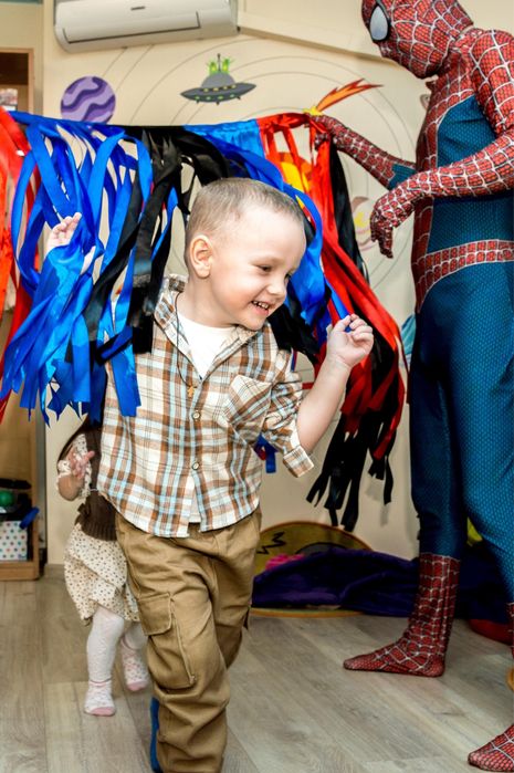 Аніматори Київ та обл, Куромі, День Народження, шоу неонових стрічок