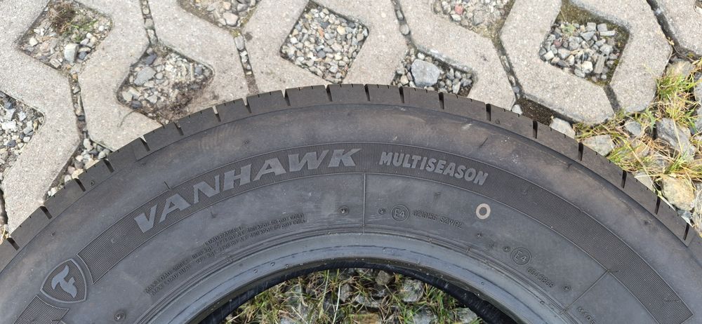 215/70r15C 109/107S Firestone Vanhawk Multiseason z 2022r ładna.