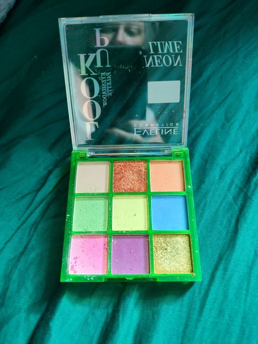 Paletka cieni Eveline neon