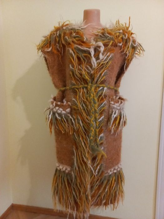 Гуцульська Гуня (безрукавка)