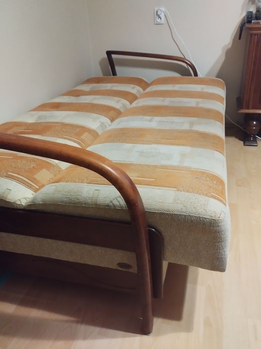 Wersalka solidna używana