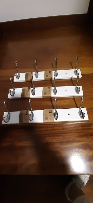 3 cabides madeira brancos novos