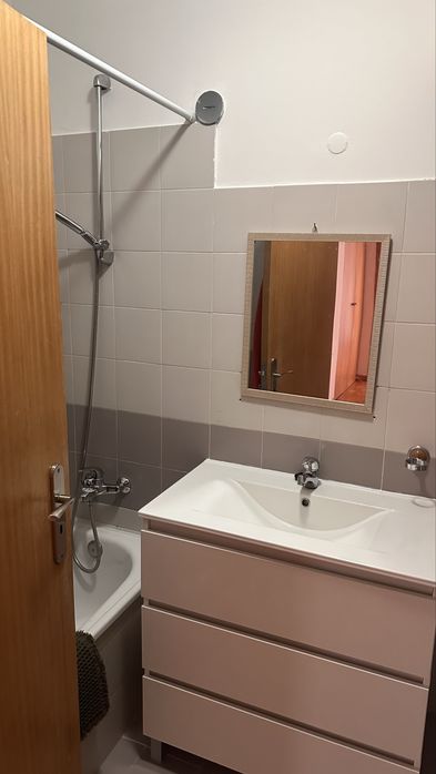 Quarto no monte a 5min estacao pragal