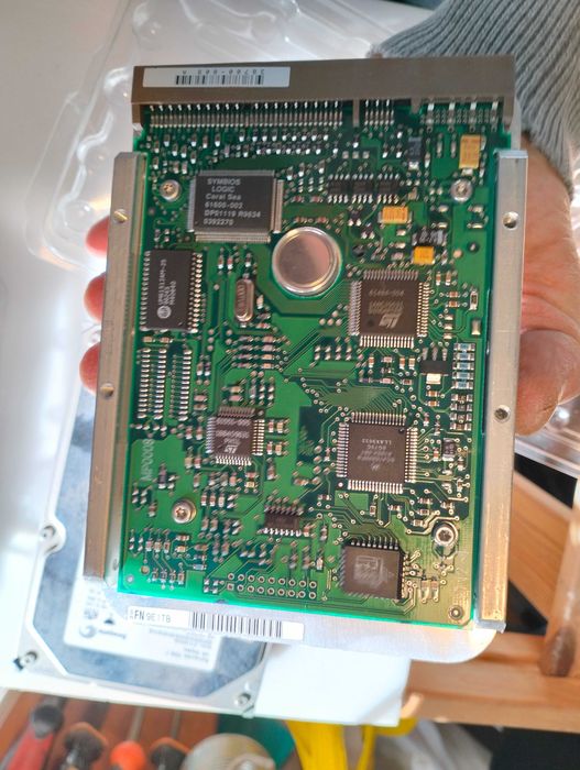 3 Discos rígidos internos para computador