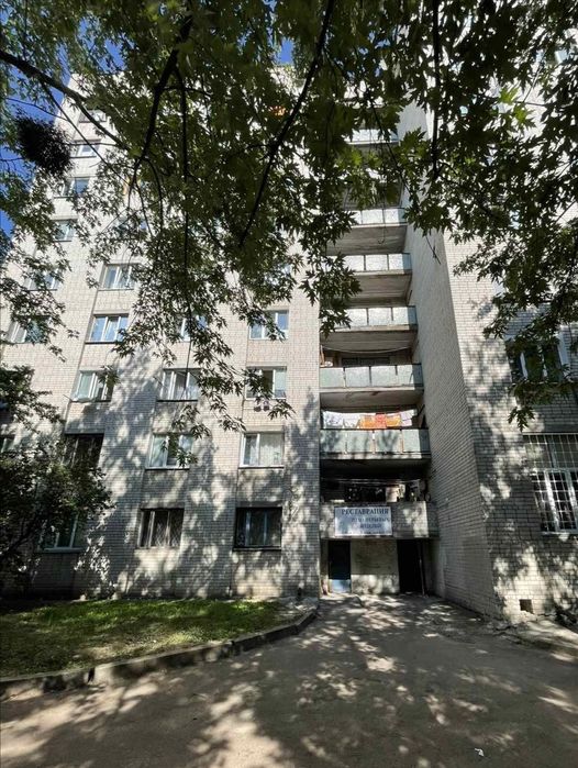 ГАРНА ПРОПОЗИЦІЯ!!! Кімната 13,3 м2 в гуртожитку по Проспекту Михайла Грушевського!!!
