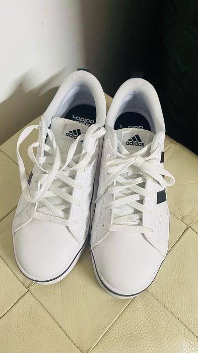 Sapatilhas adidas como novas