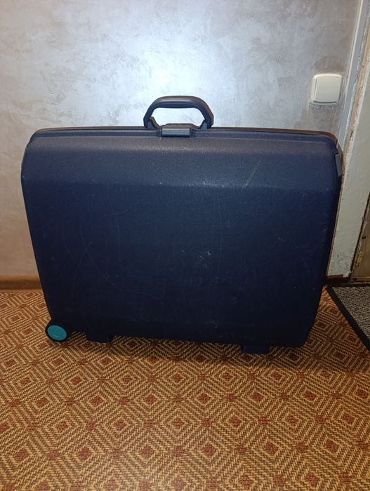 Чемодан на колесиках Samsonite