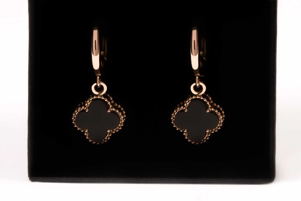 Серьги клевер из красного золота с ониксом