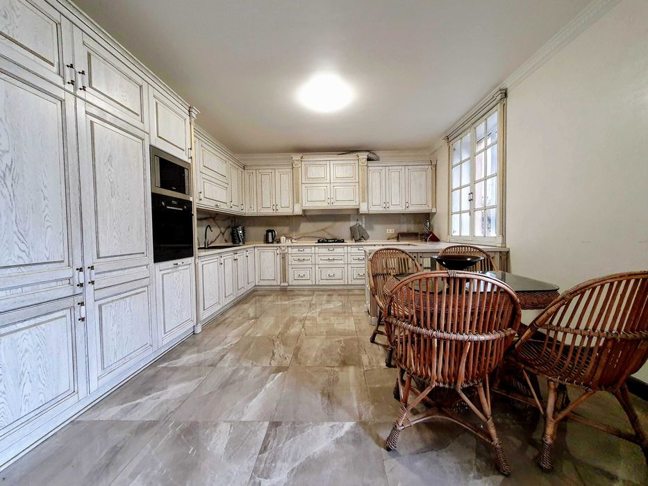 Здається 5-ти кімнатний БУДИНОК на ДОСЛІДНІЙ СТАНЦІЇ. Гараж на 2 авто.