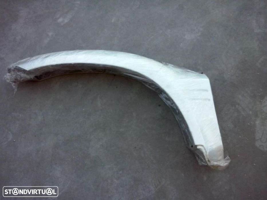 Abas plásticas dos guarda lamas Nissan Terrano II