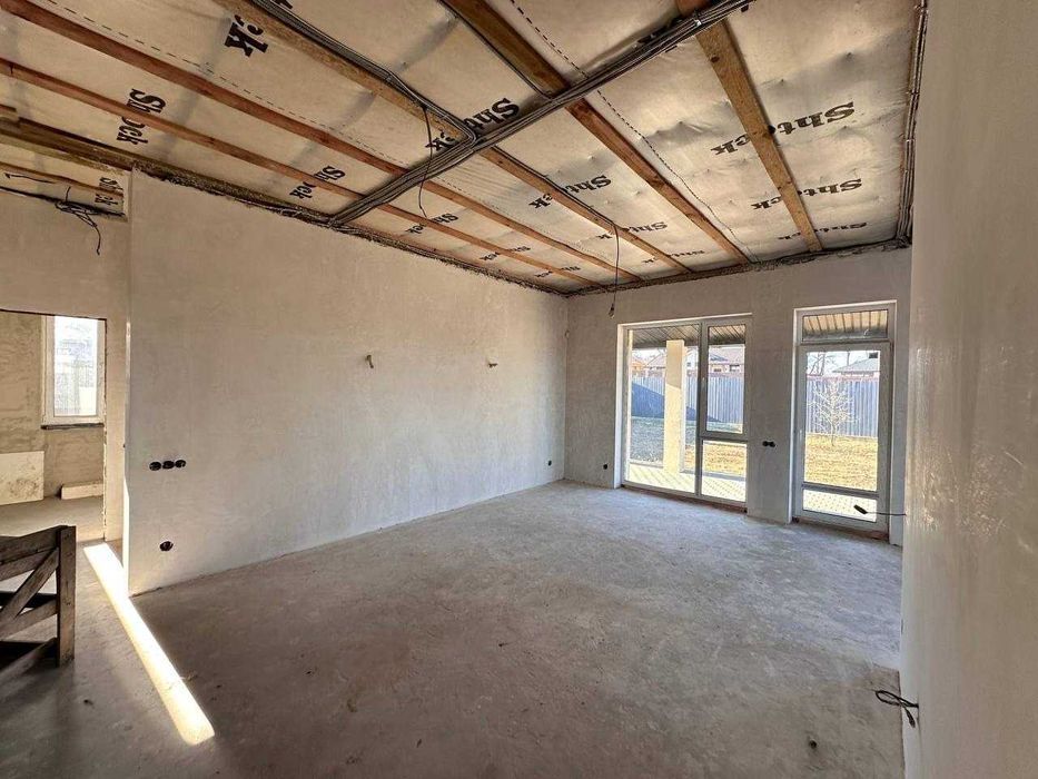 Буча! Одноповерховий будинок з частковим ремонтом і комунікаціями