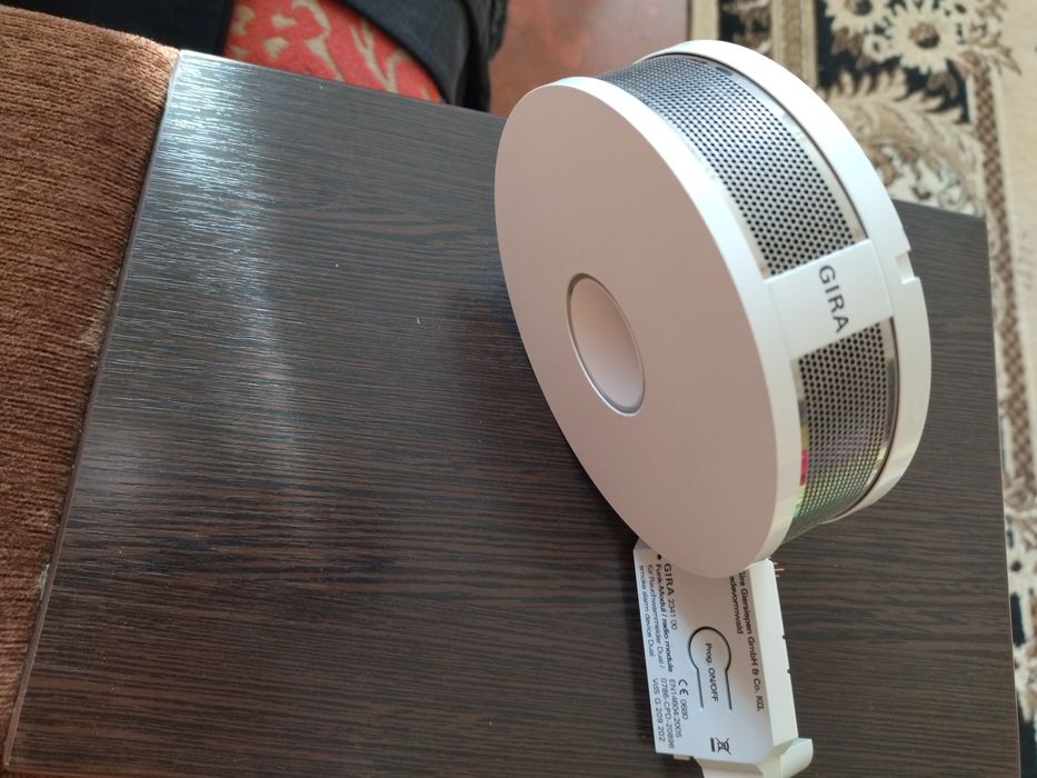 Датчик дыма Gira 2330 02