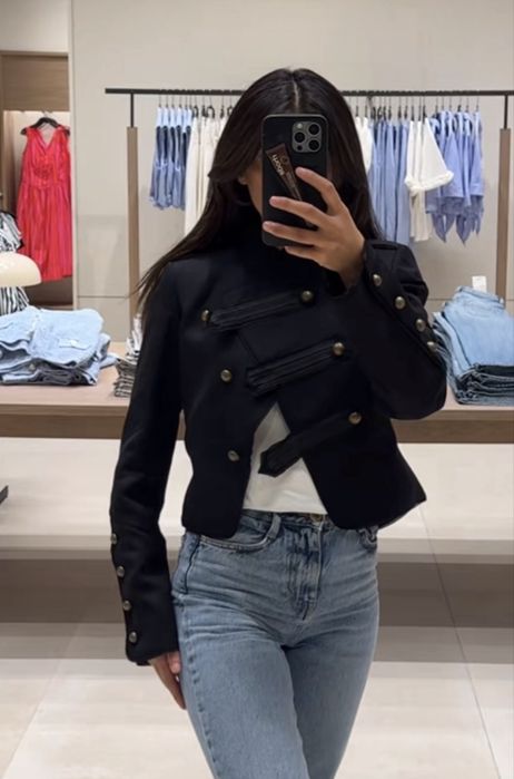 Чорна куртка з застібками-кликами Zara