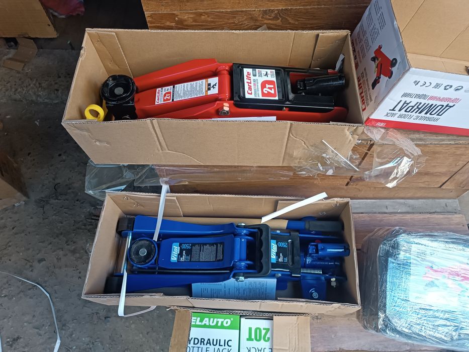 Акція, (на усі моделі)Домкрат підкатний  на 2 Т BELAUTO ,CarL