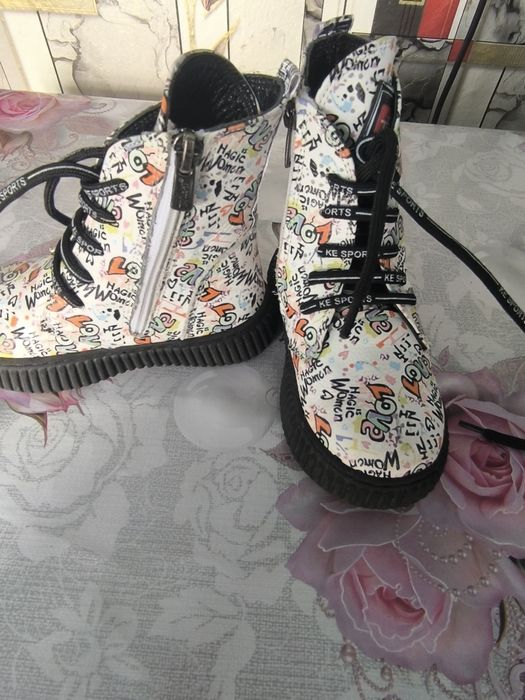 Стильные ботинки на девочку