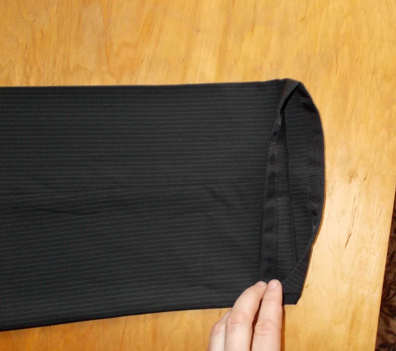 Мужские брюки черного цвета 44р.