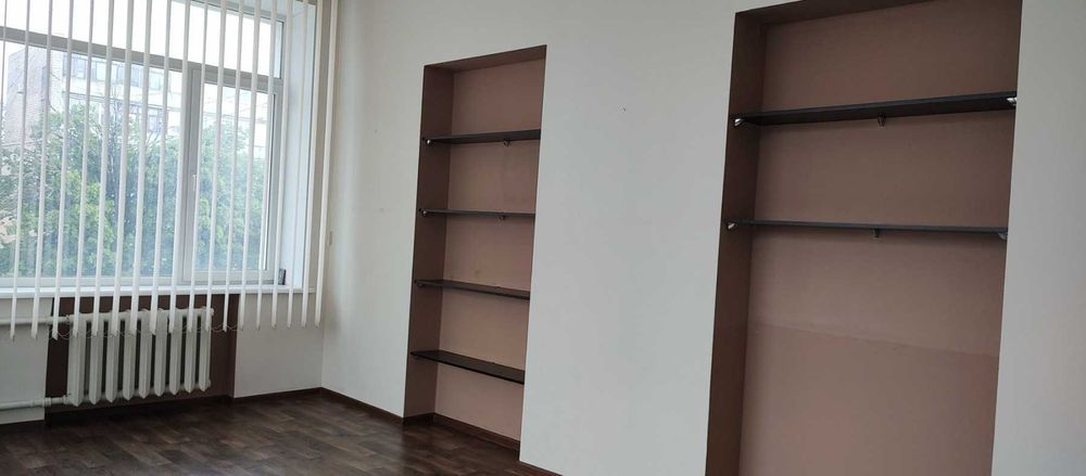 Офісні приміщення на проспекті