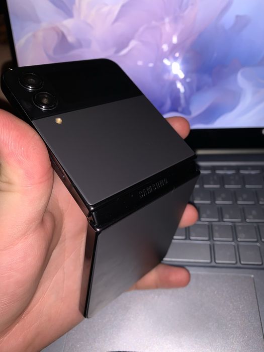 Samsung Galaxy Z Flip 4 запчастини