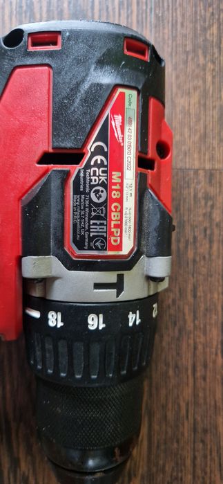 Wiertarko-wkrętarka udarowa MILWAUKEE M18 CB-LPD