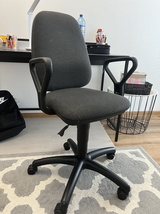 fotel biurowy grafitowy