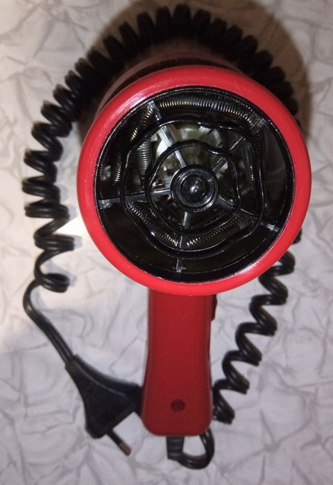 Фен для сушки и укладки волос