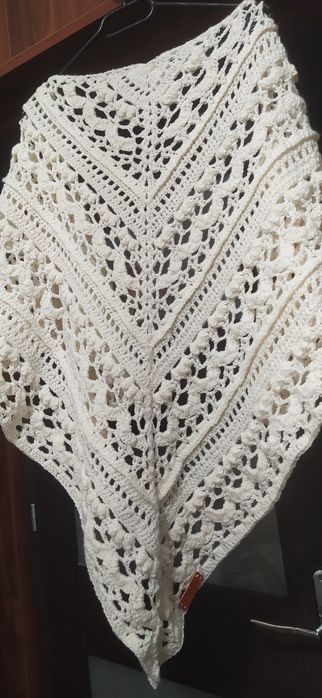 Chusta zrobiona na szydełku