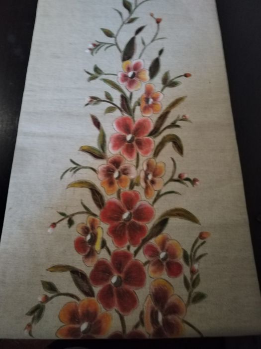 Caminho de mesa pintado