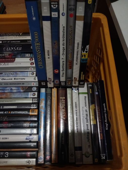 Gry PC DVD w różnym stanie