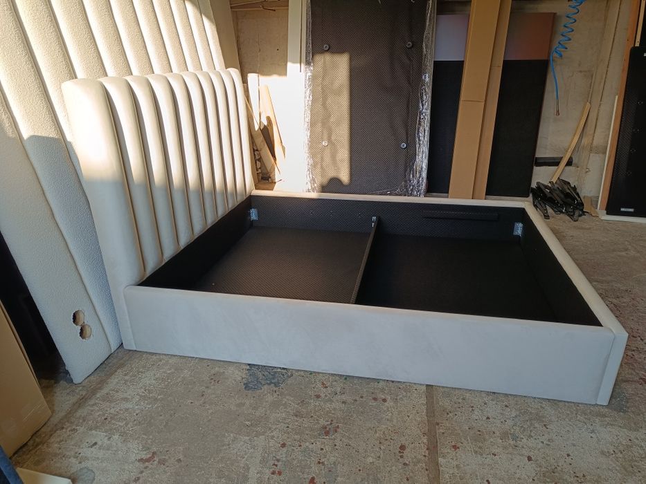 Łóżko tapicerowane półwałki panele welur pojemnik stelaż na wymiar 220