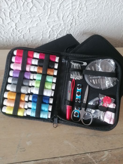 Дорожний швейний Набор 86 предметов. Новый.