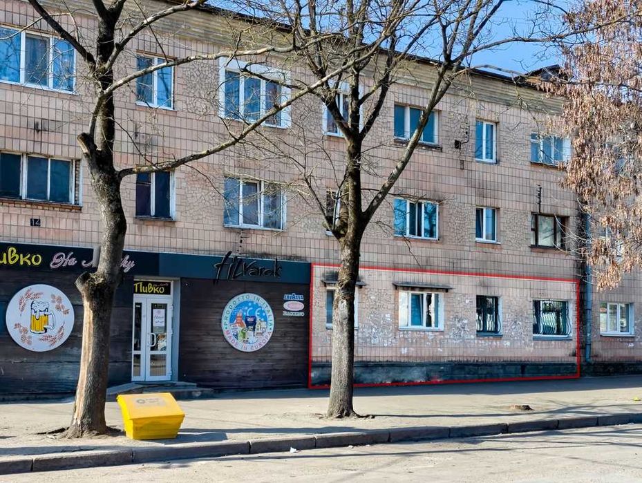 Приміщення під комерцію на зупинці транспорту