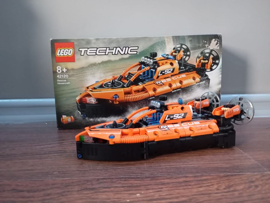 LEGO techinc poduszkowiec ratowniczy