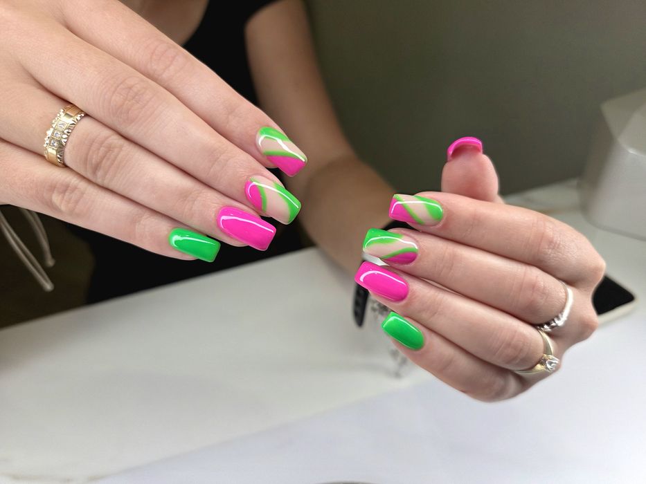 Manicure hybrydowy,  przedłużanie żelowe, stylizacja paznokci