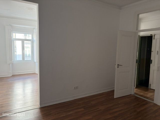 T2 em Santo António, Lisboa - Pronto a Habitar