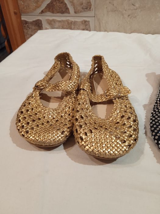 Дешево продам взуття