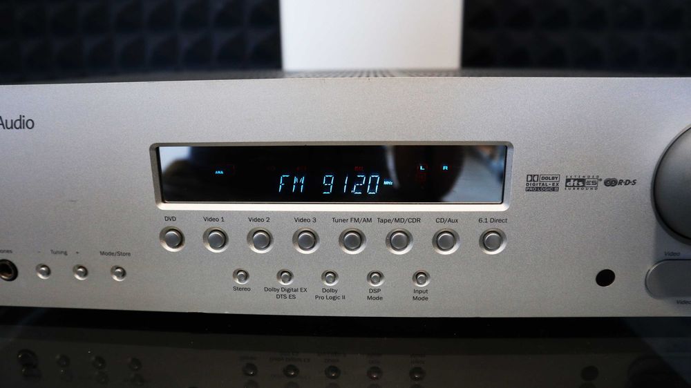 Ресивер усилитель Cambridge Audio Azur 540r  2x 100 Вт RMS, 8 Ом