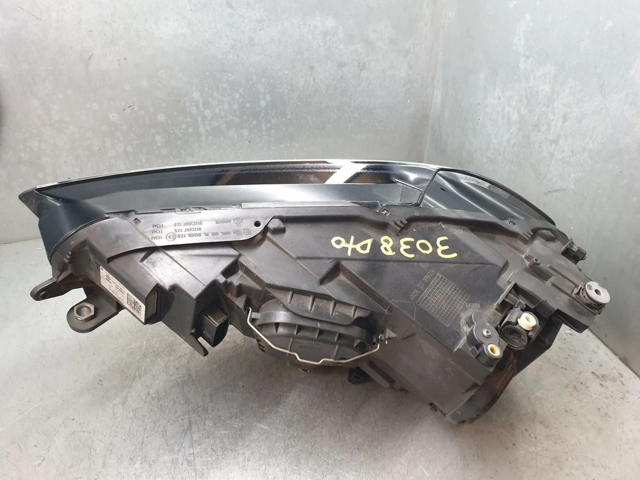 Ótica / farol direita VOLKSWAGEN Golf Sportsvan (AM1)