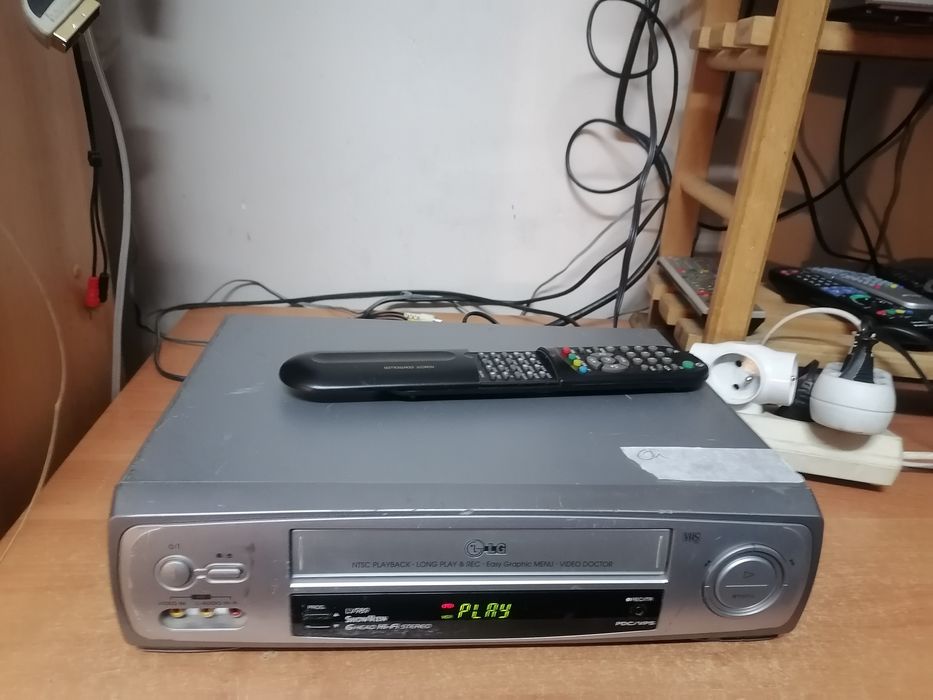 Magnetowid VHS LG LV 989 stereo pilot