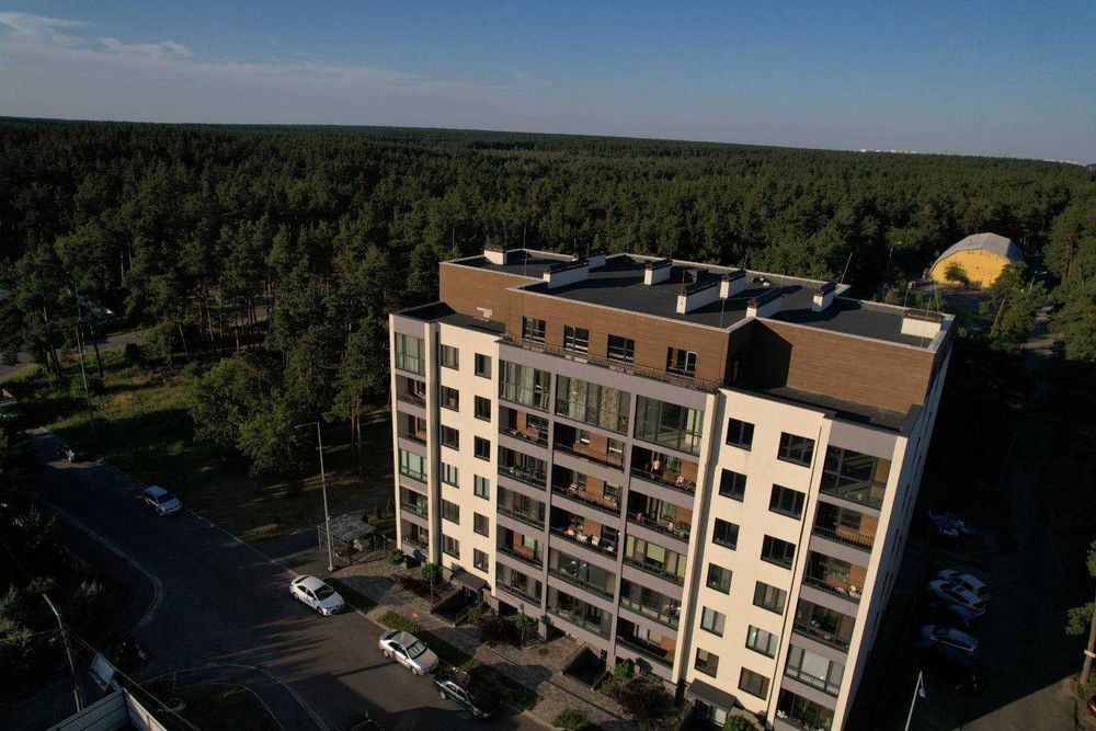 Продам  квартиру 66м.кв Киев метро Лесная Быковня Броварской прп