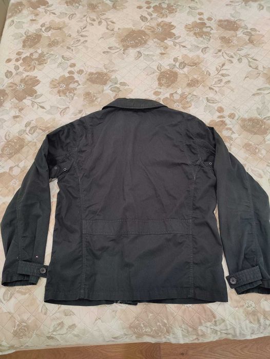 Casaco preto Tommy Hilfiger tam. XL em excelente estado