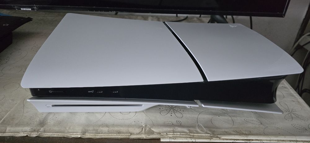 Vendo playstation 5 slim 825gb versão cd