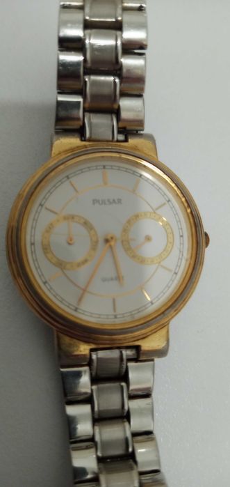 Pulsar dourado quartz 40€