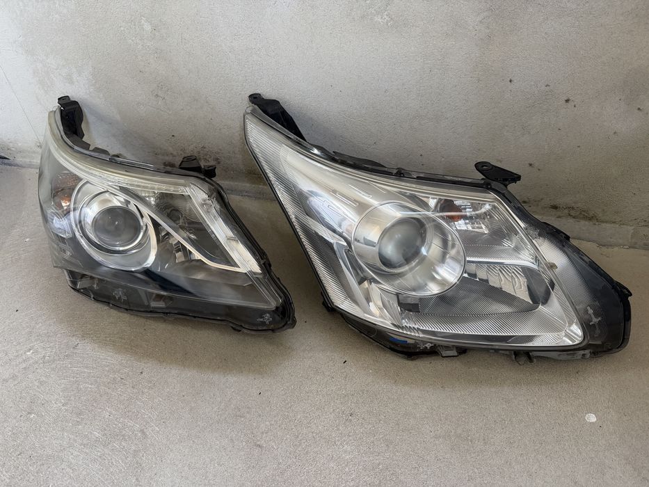 Фара передняя Toyota Avensi T27